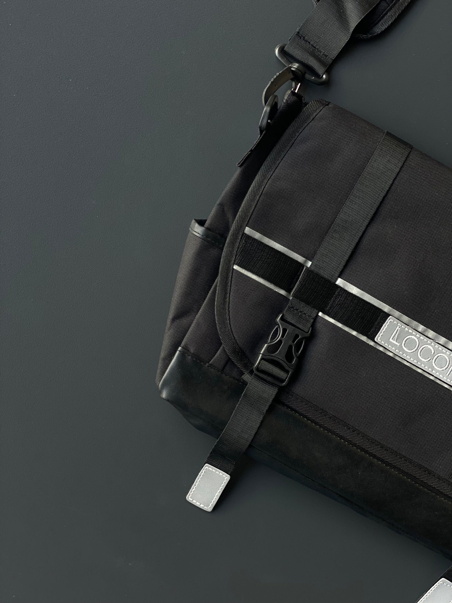 Champ de Messenger Bag
