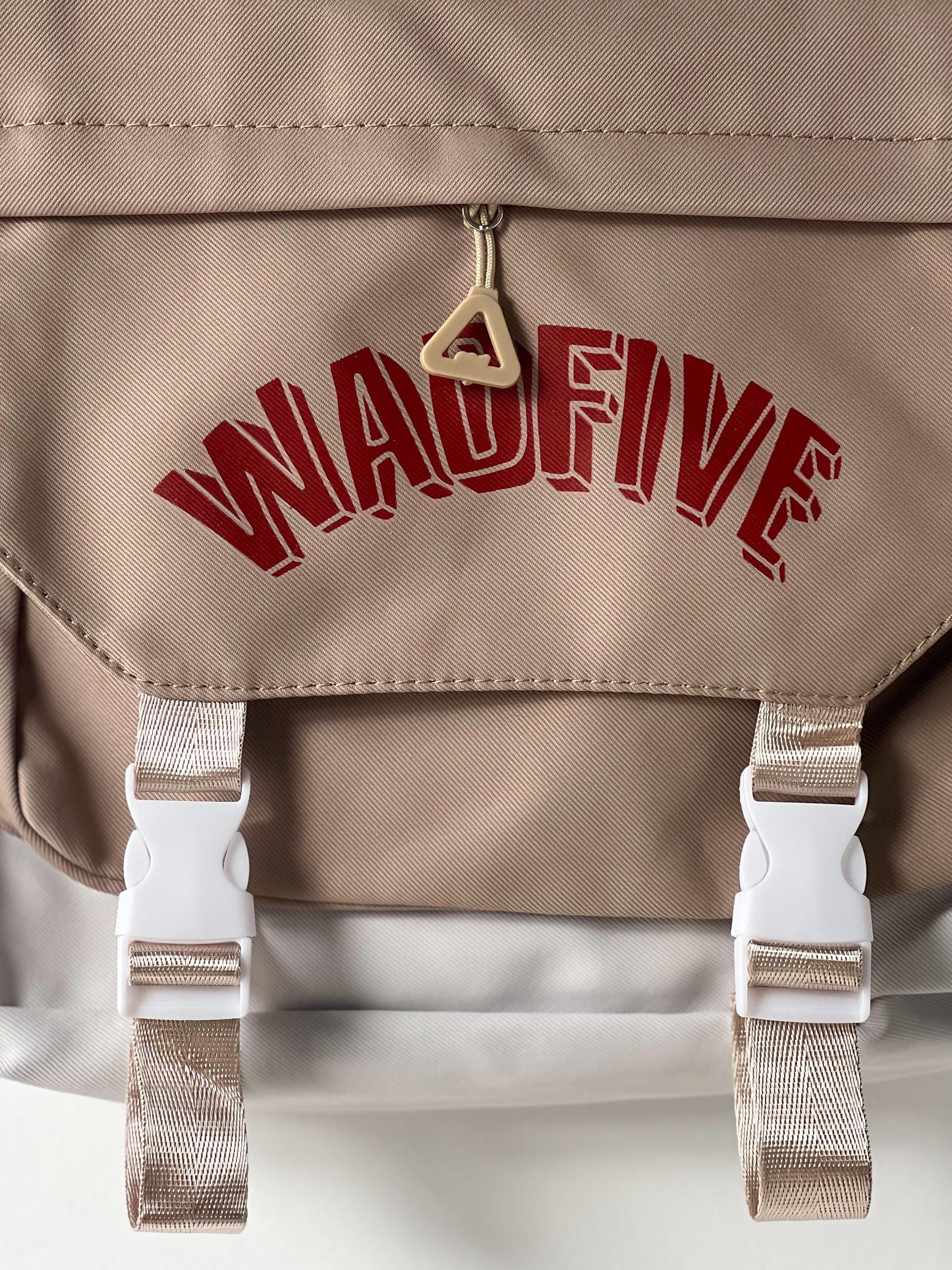 Waufive tote