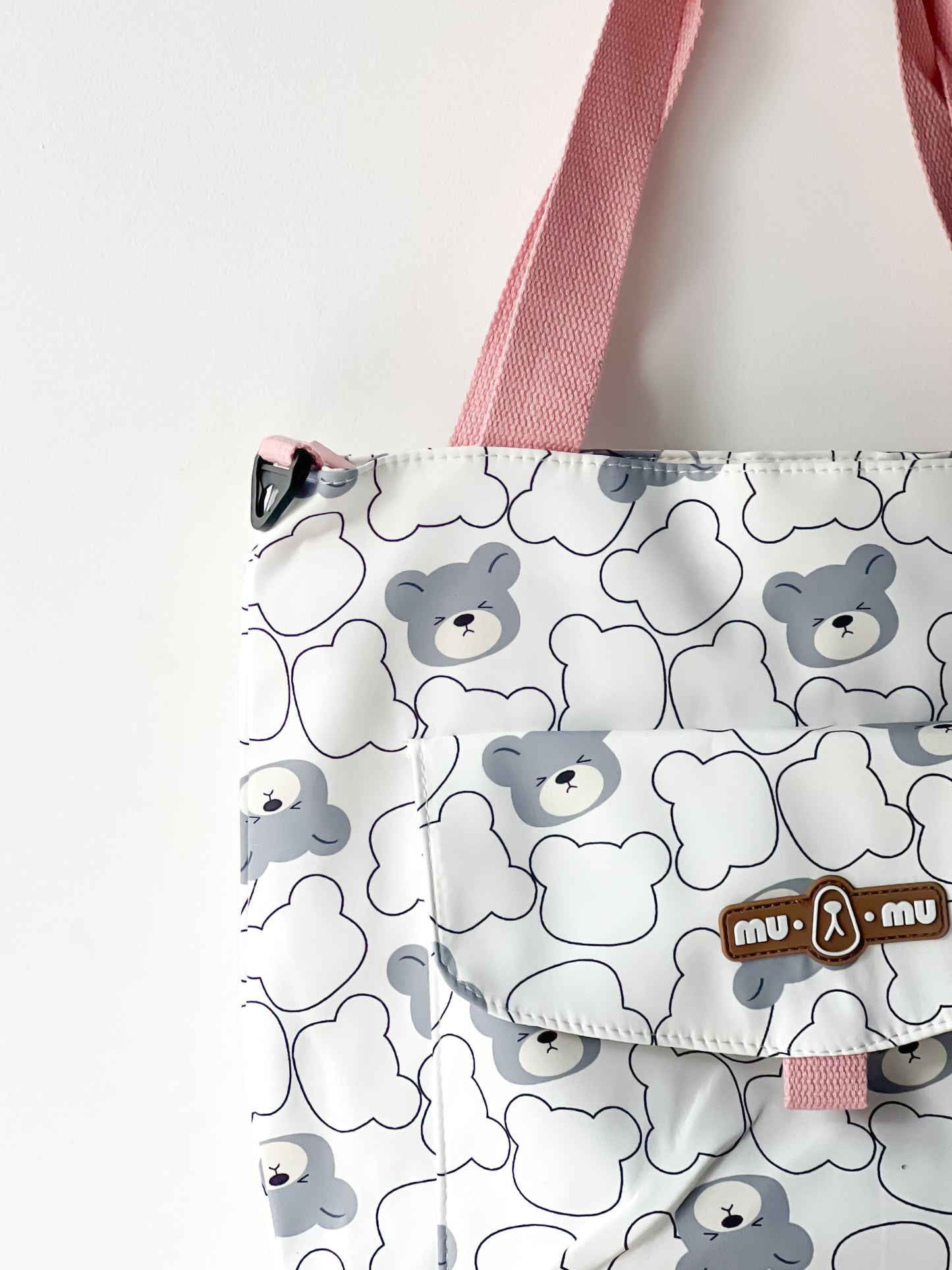 Mumu white printed tote