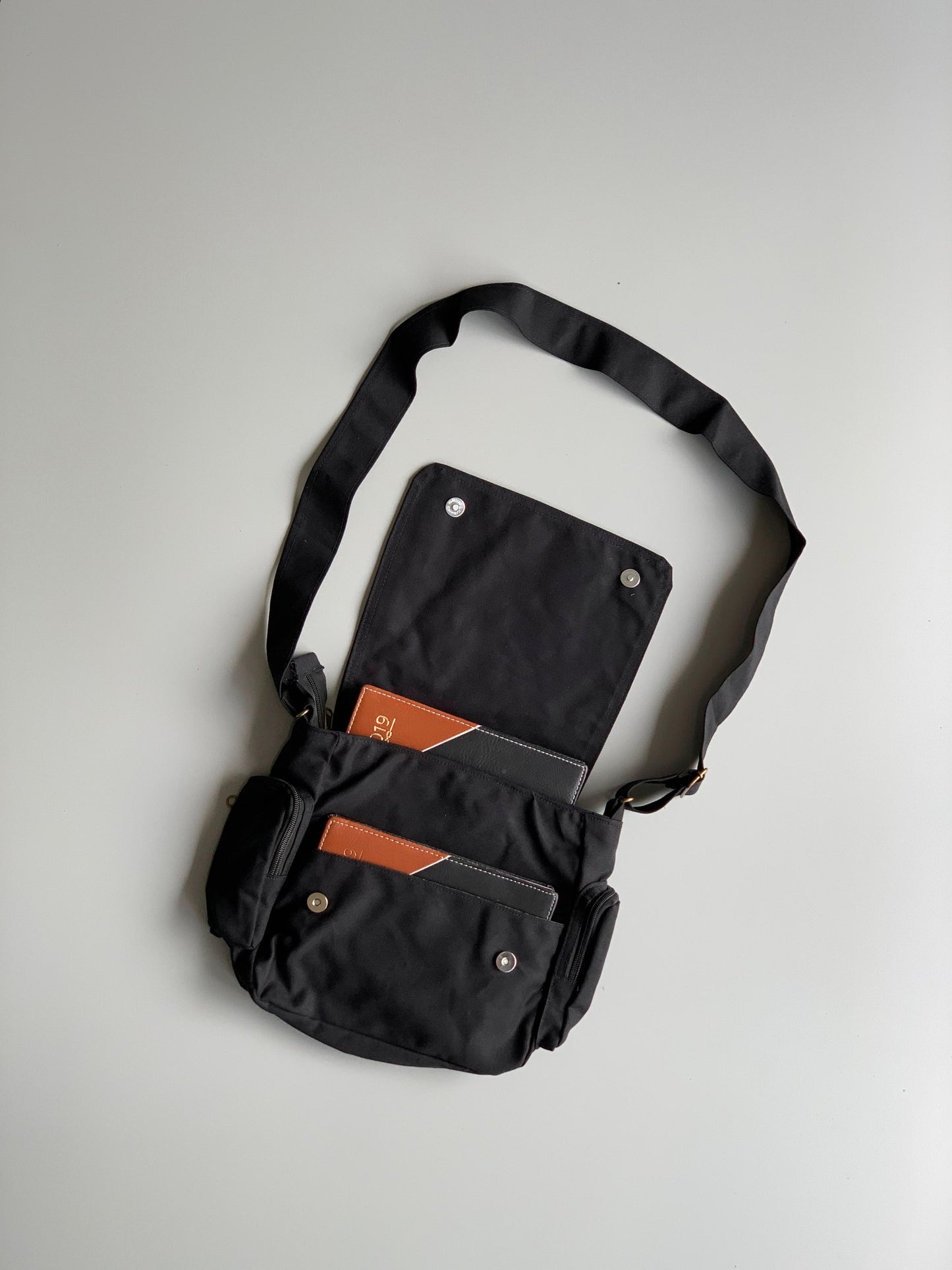 Tottoro crossbody Bag