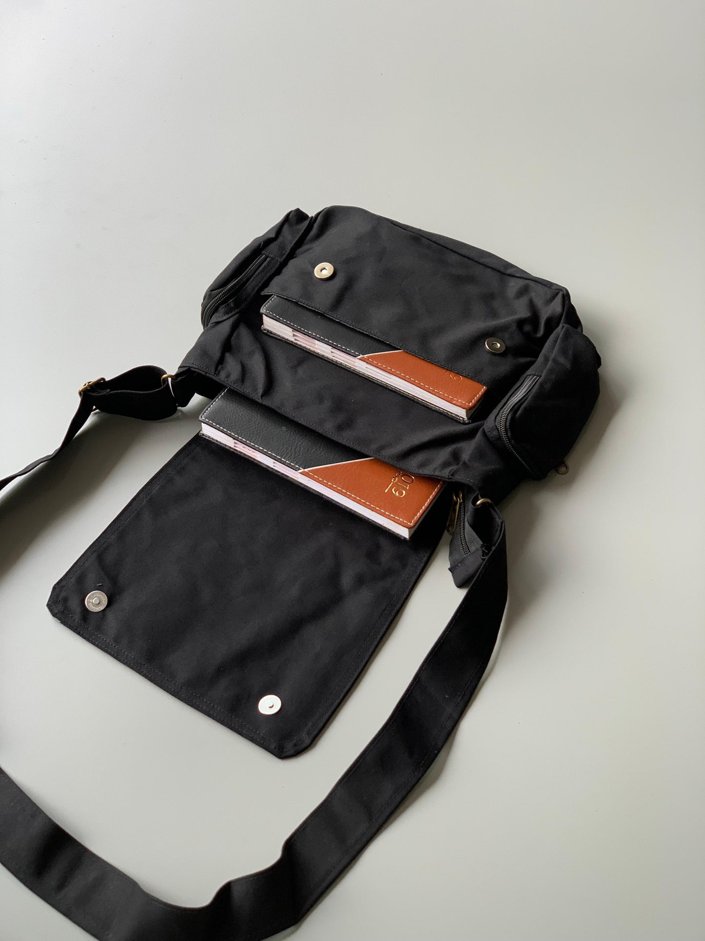 Tottoro crossbody Bag