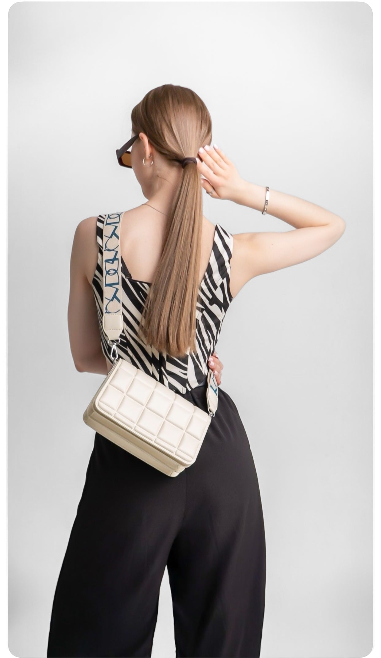 SLING BAG
