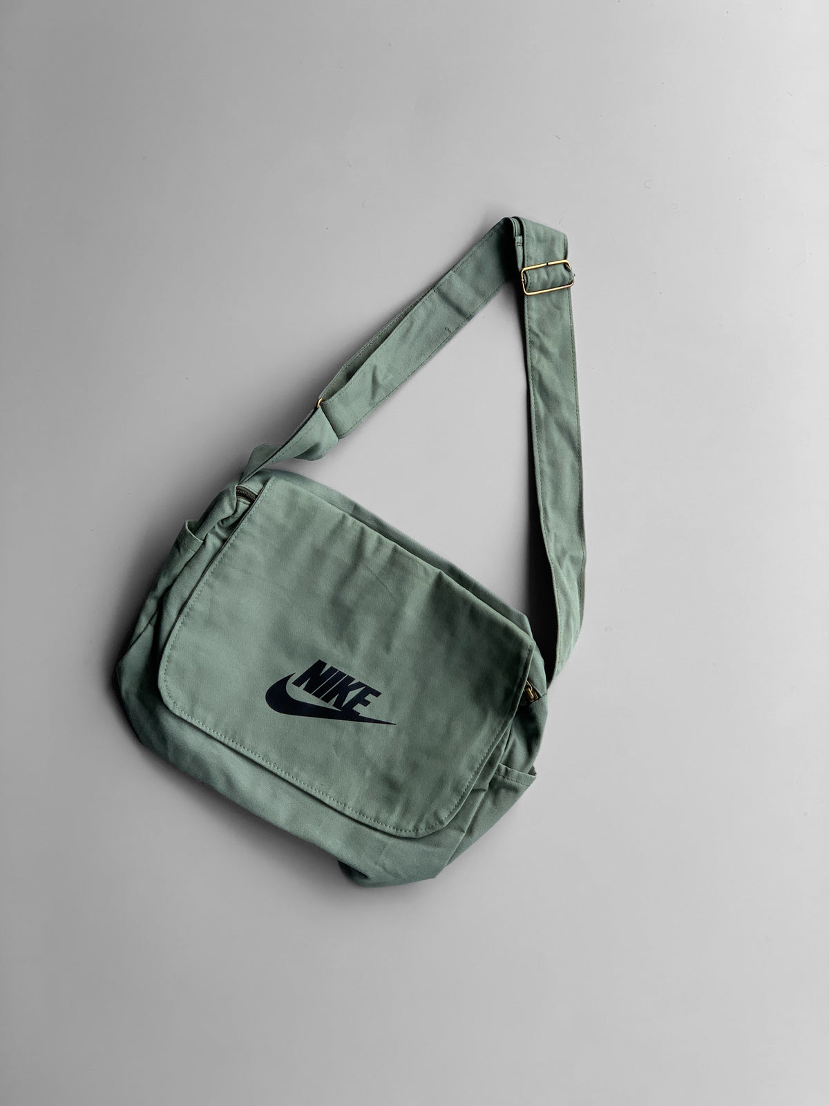 nike crossbody messenger bag