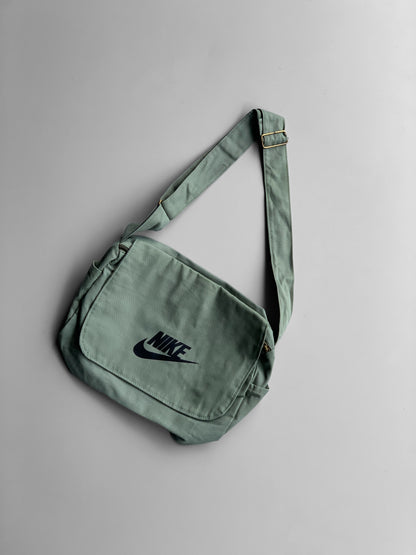 nike crossbody messenger bag