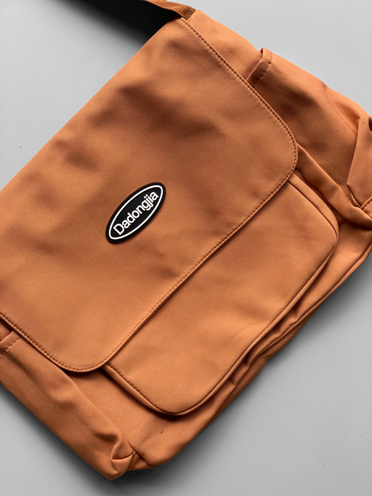 Dadongjia messenger bag