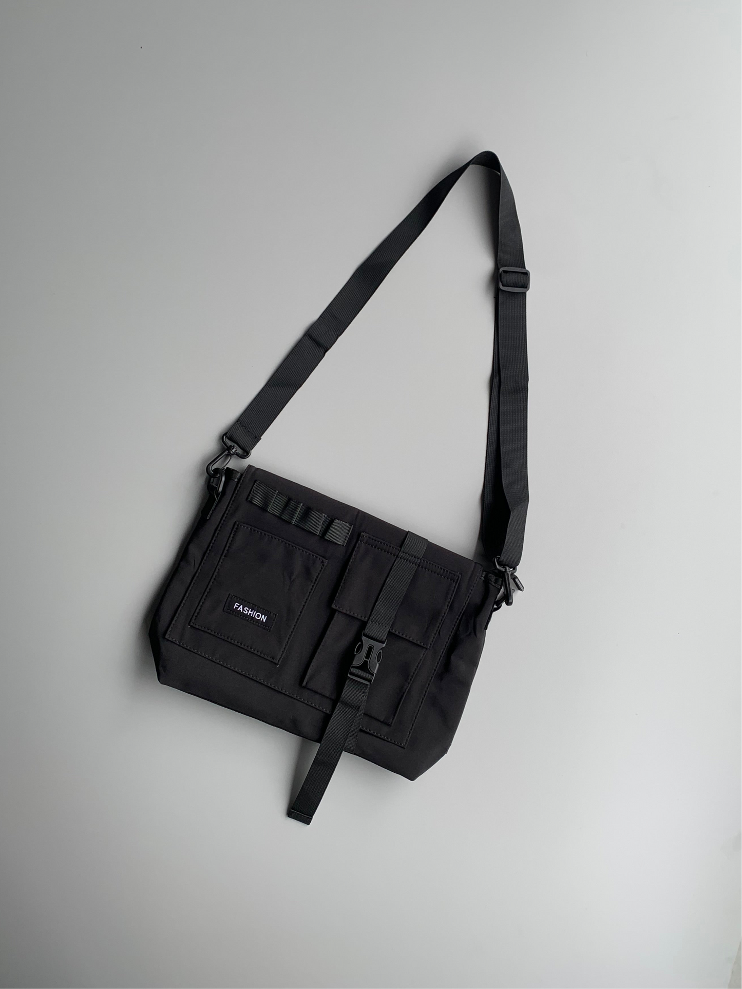 Vuion Imp black Messenger