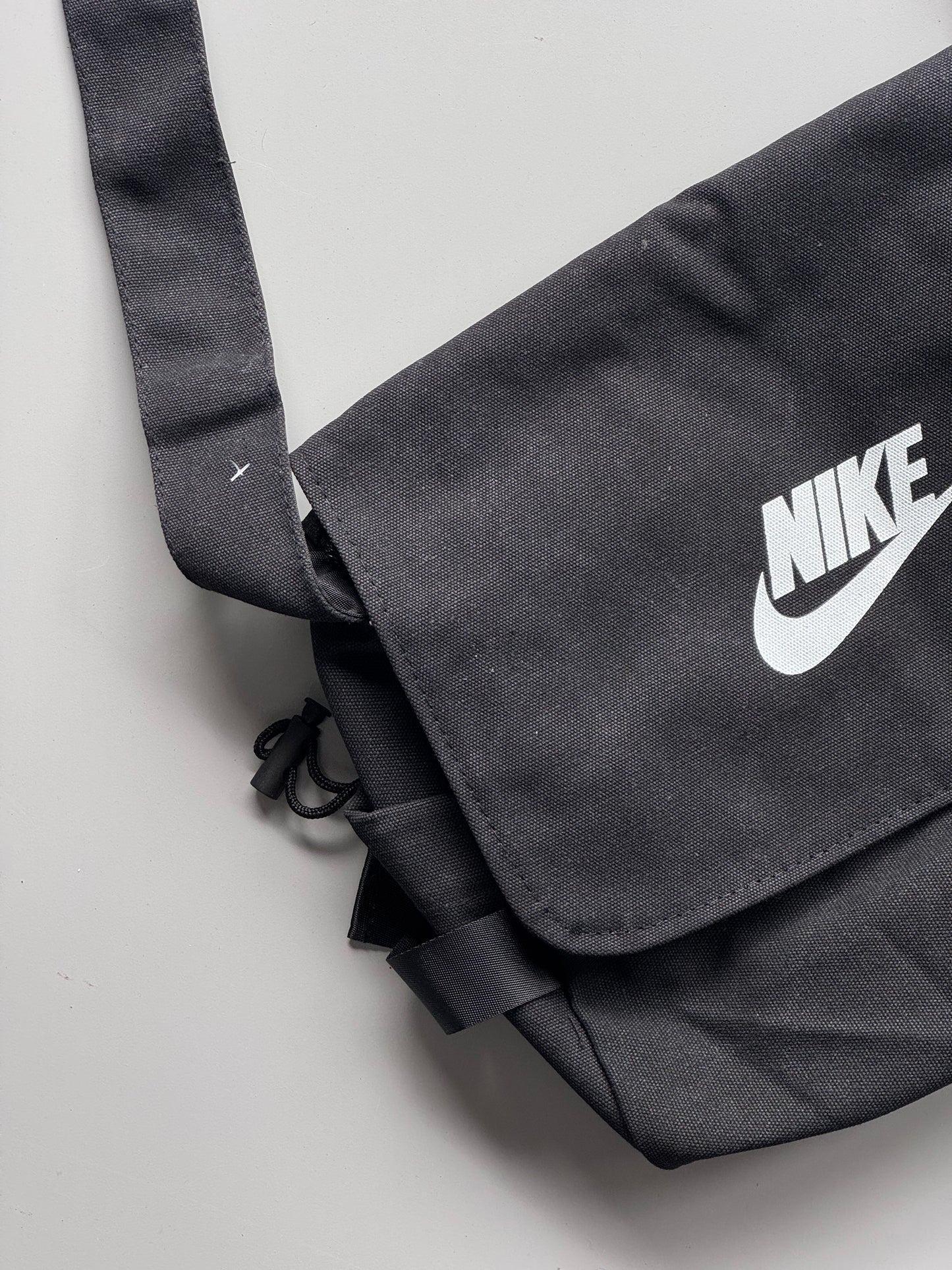 Exhan imp sling bag