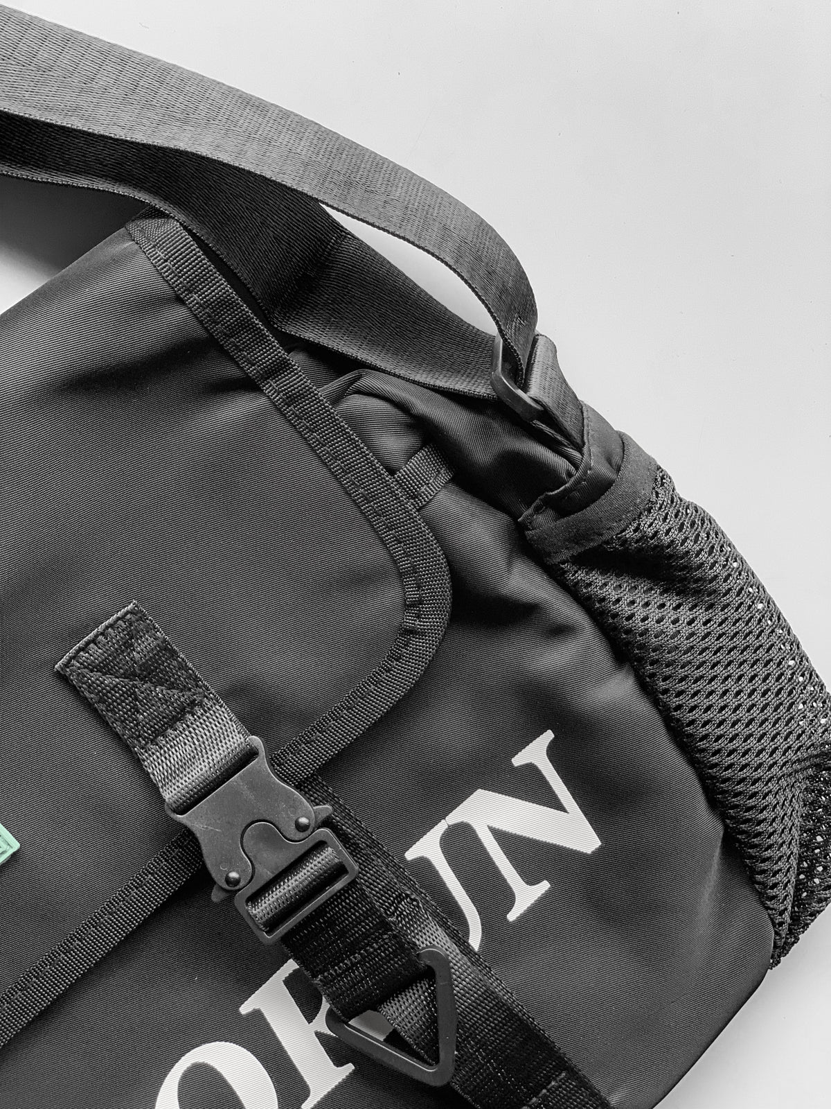 DERAM imp messenger bag