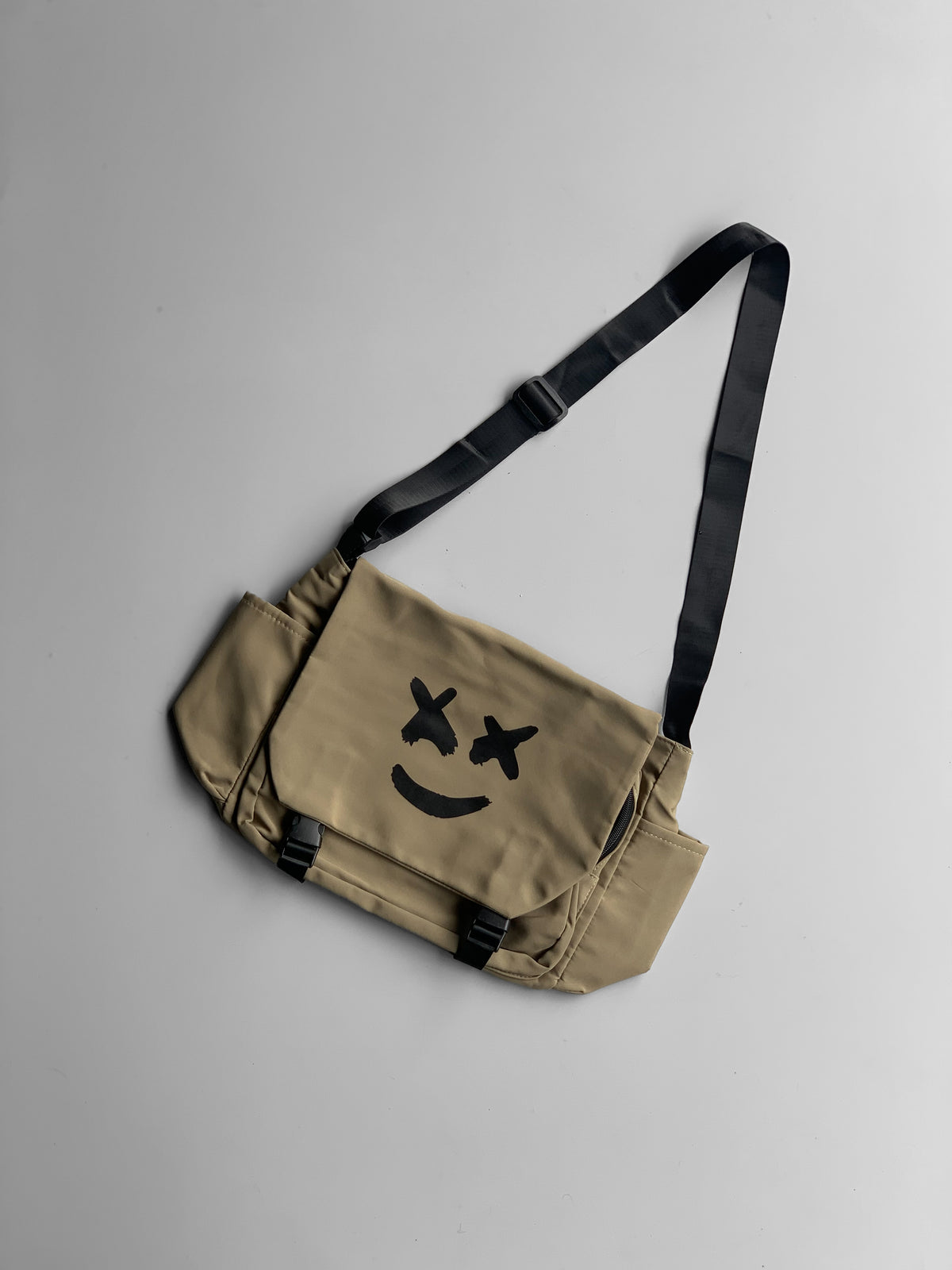 STREETXY imp messenger bag