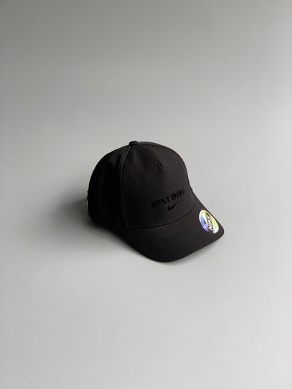 black Nike baseball cap