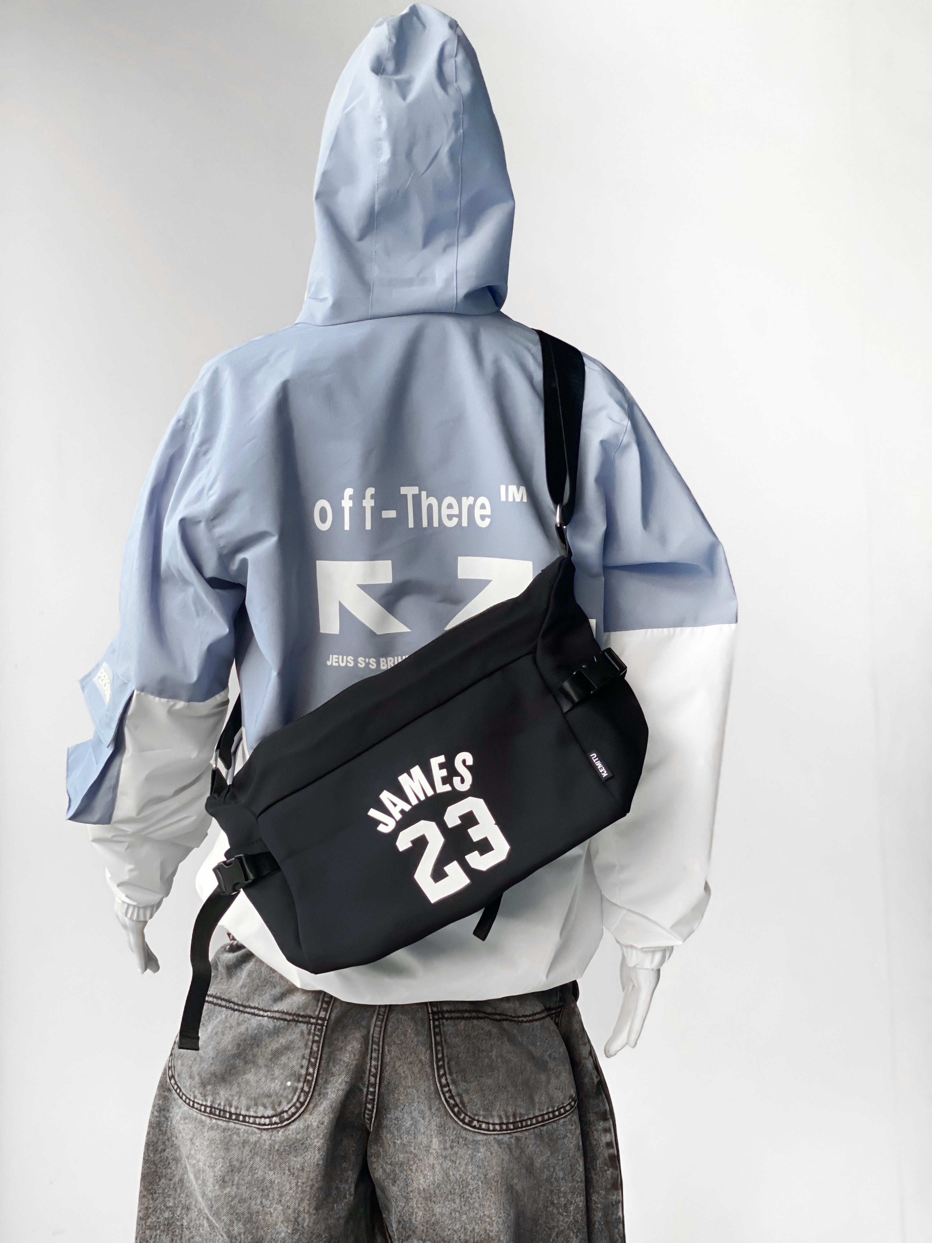 James 23 Messenger Bag