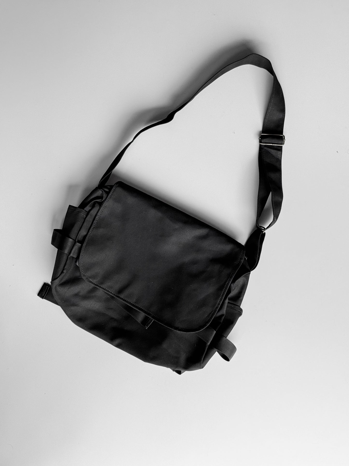 Exhan Black sling bag