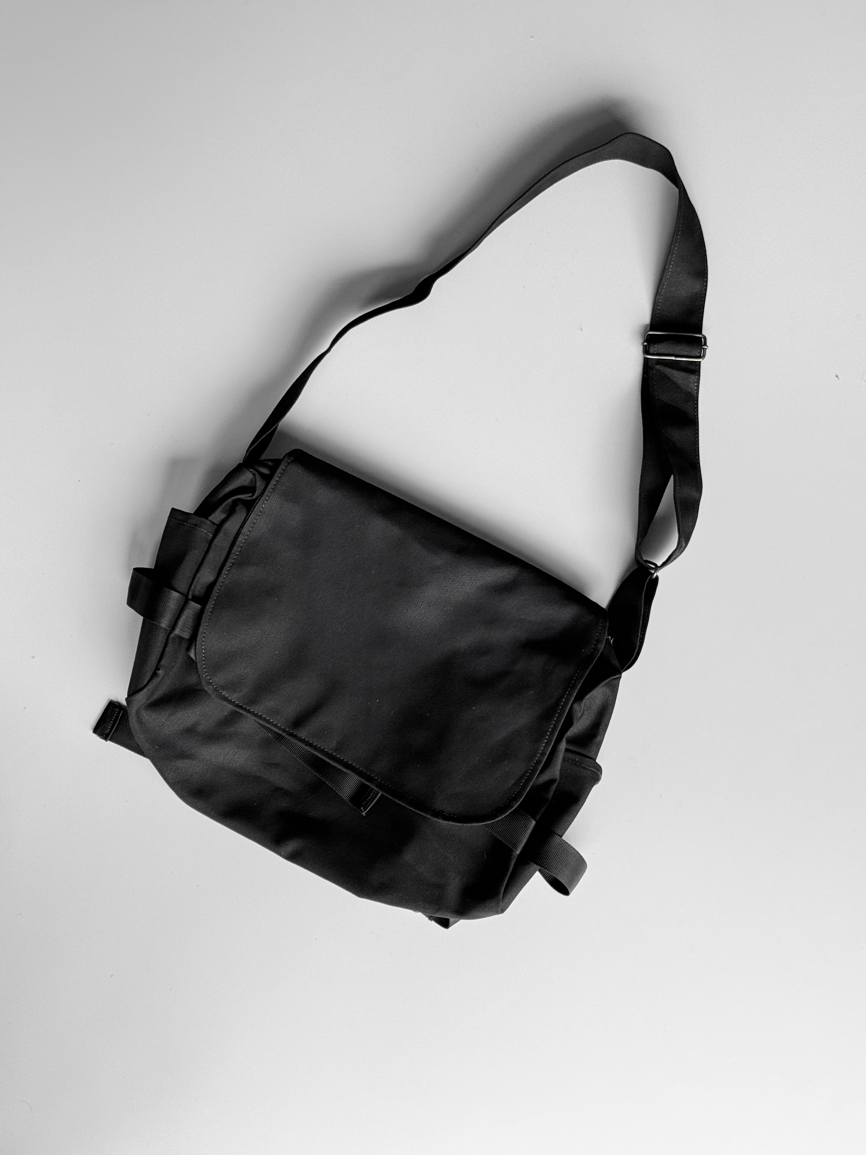 Exhan Black sling bag