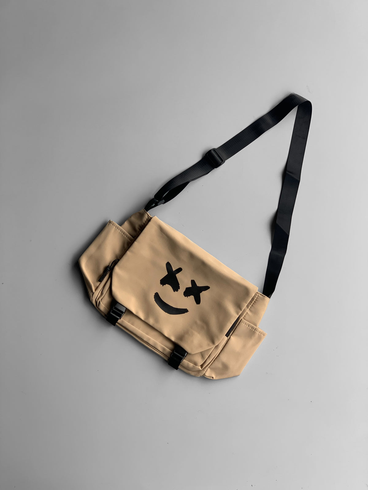 STREETXY imp messenger bag