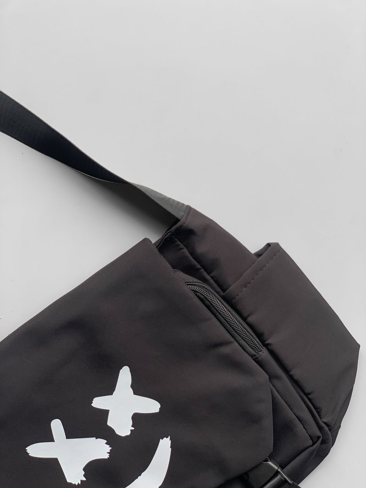 STREETXY imp messenger bag