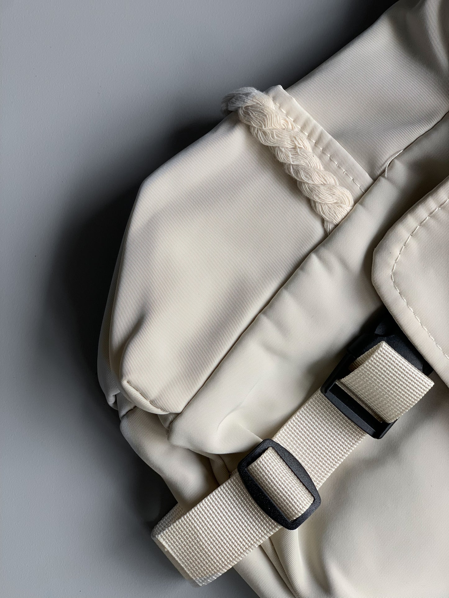 Milo Imp Messenger Bag
