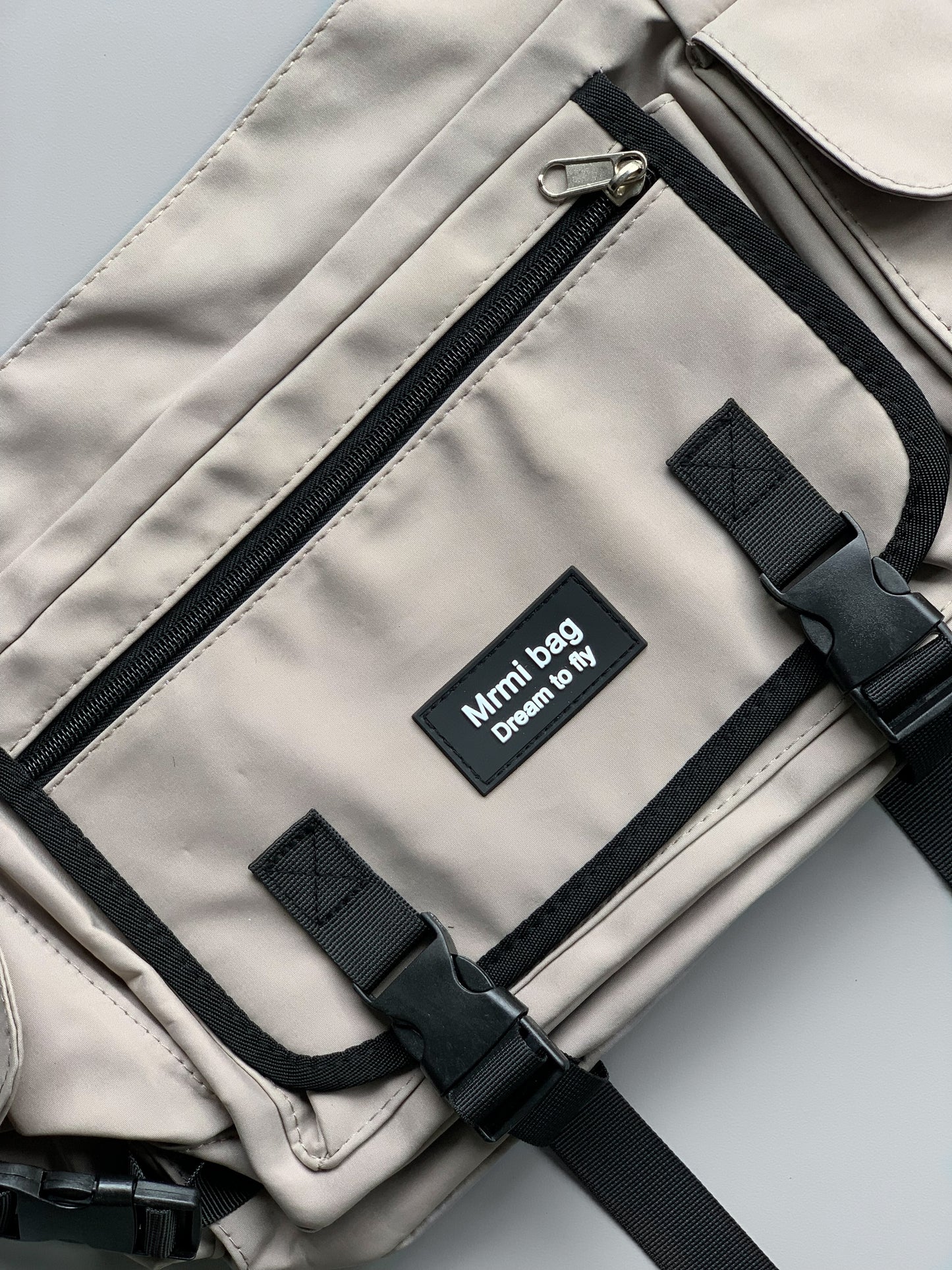 Mrmi Messenger Bag