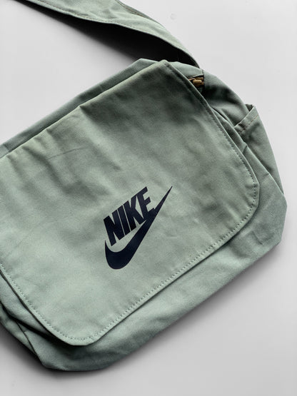 nike crossbody messenger bag
