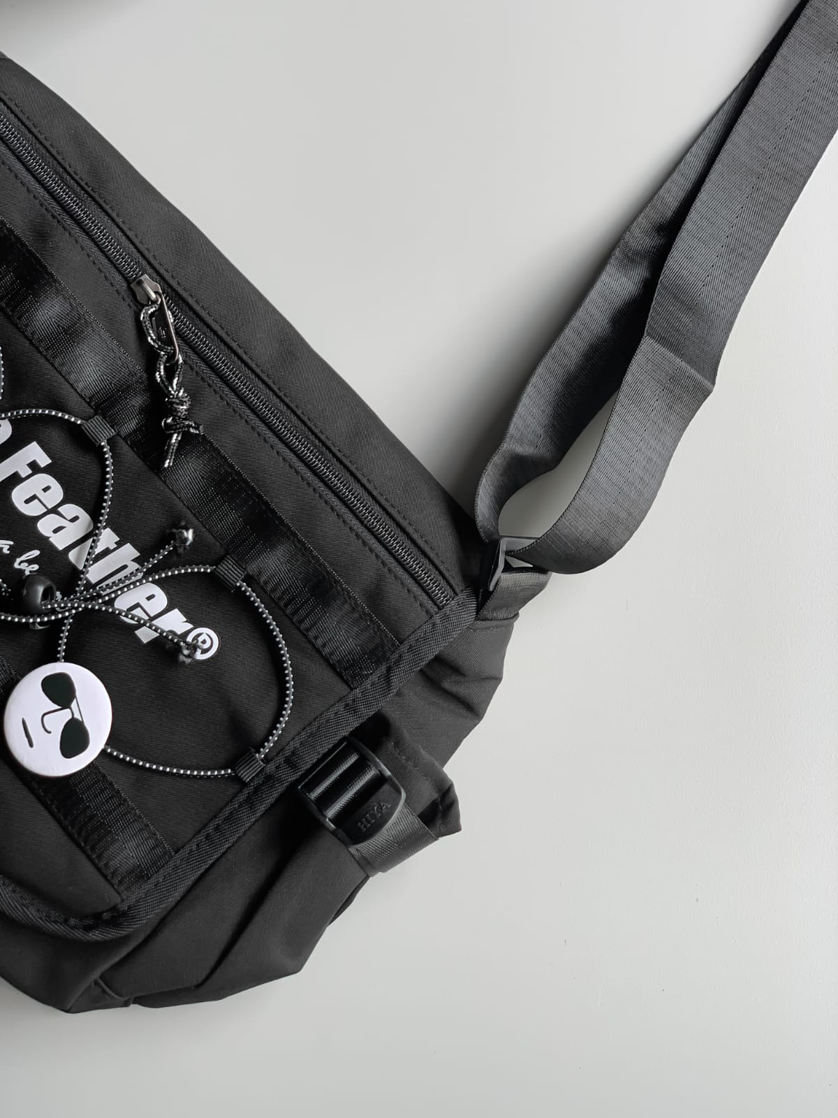Three feather Messenger Bag